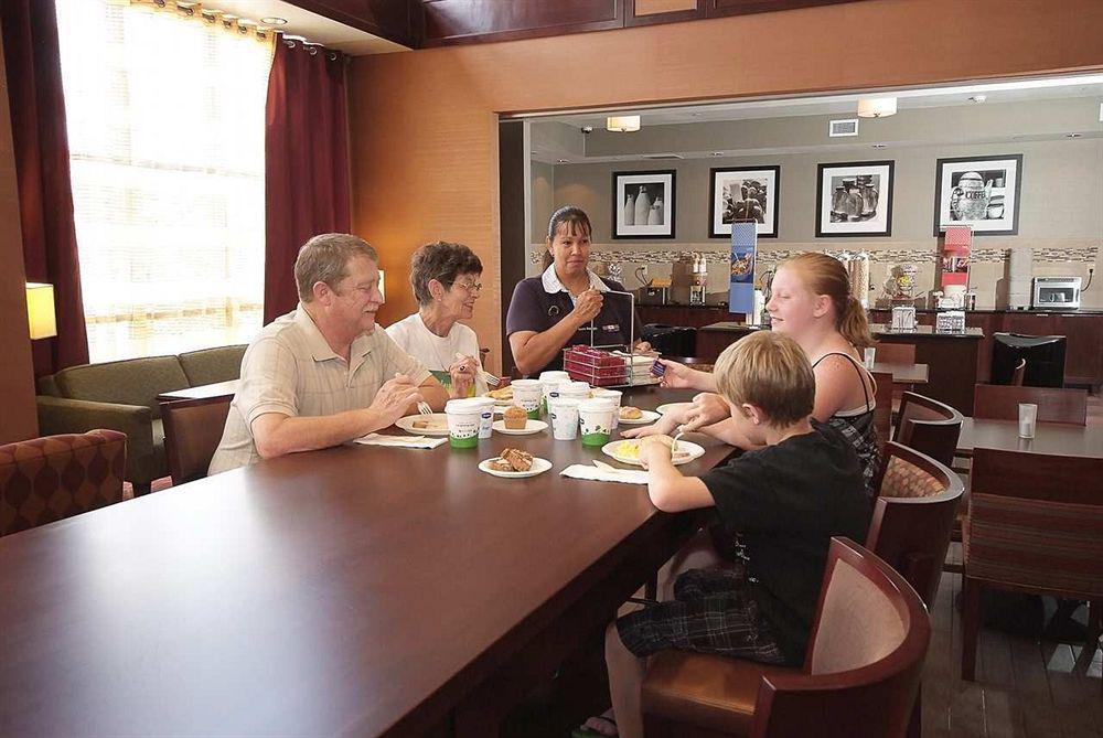 Hampton Inn & Suites Vineland Restaurant foto